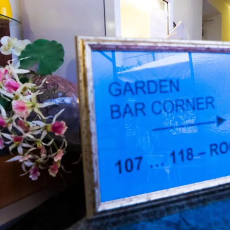 Maxim Axial Florence