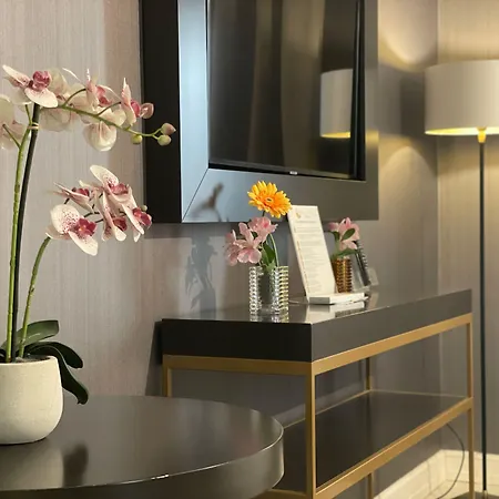 Maxim Axial Hotel