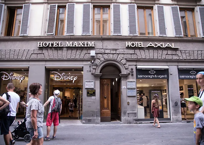 Maxim Axial Hotell 3*