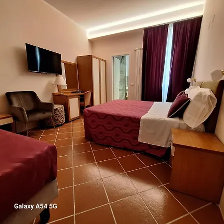 Hotel Maxim Axial 3*